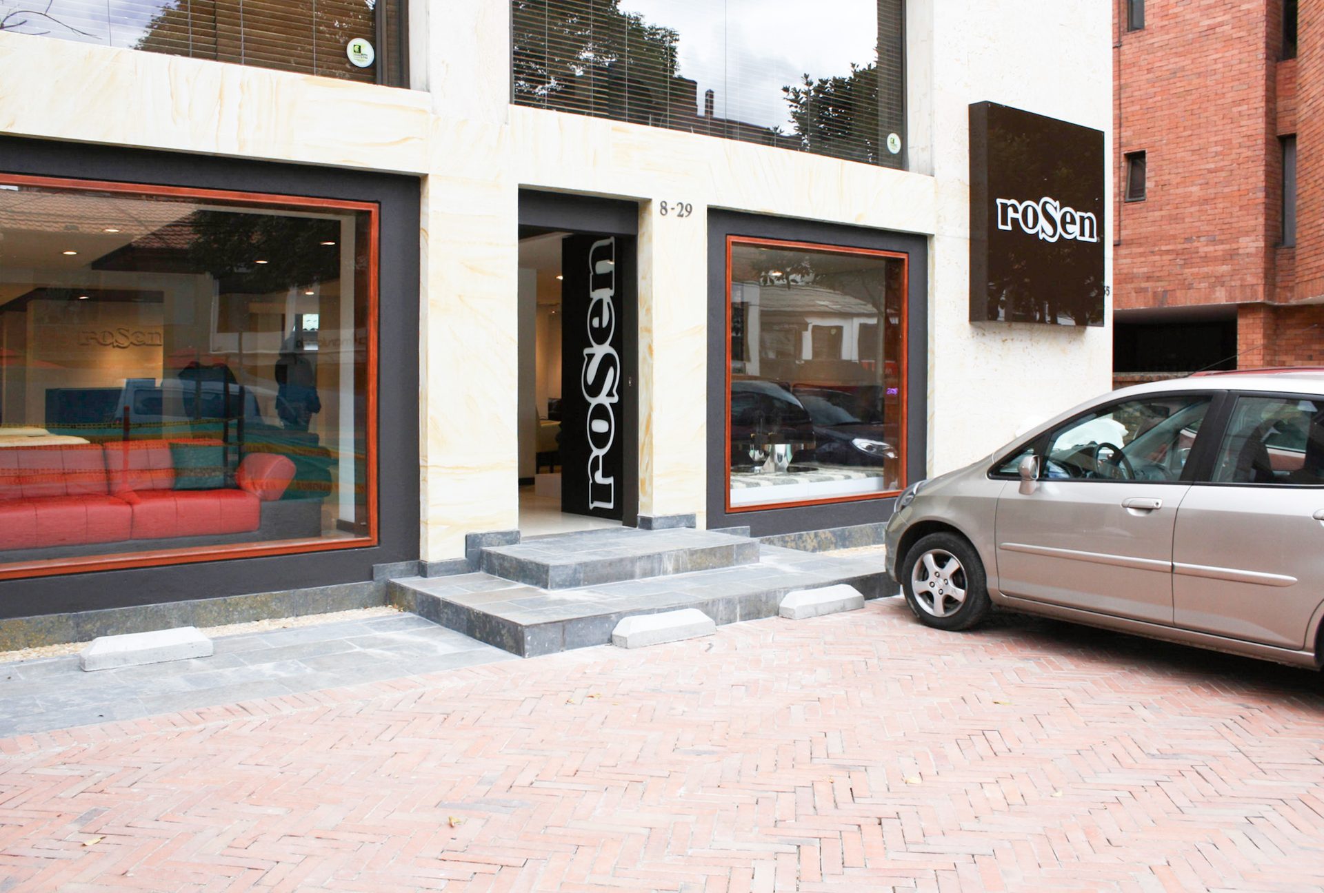 Rosen Calle 81